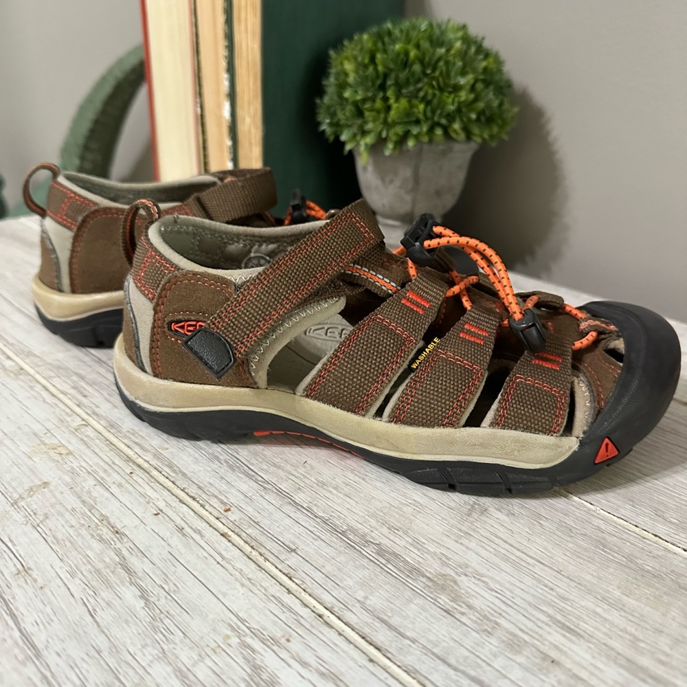 Youth Size 2 Keen Sandals